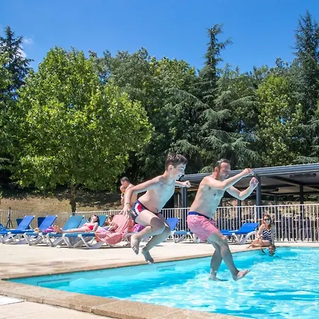 Prázdninový areál Les Portes Du Beaujolais